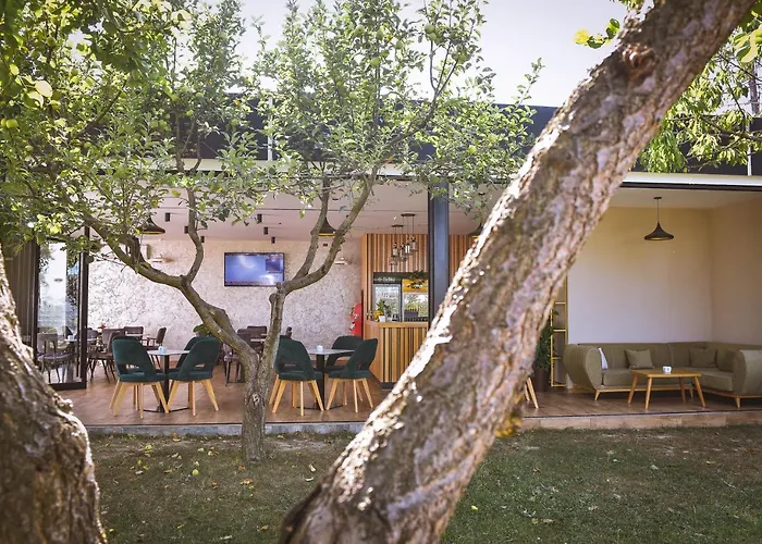 Airport Garden Hotel