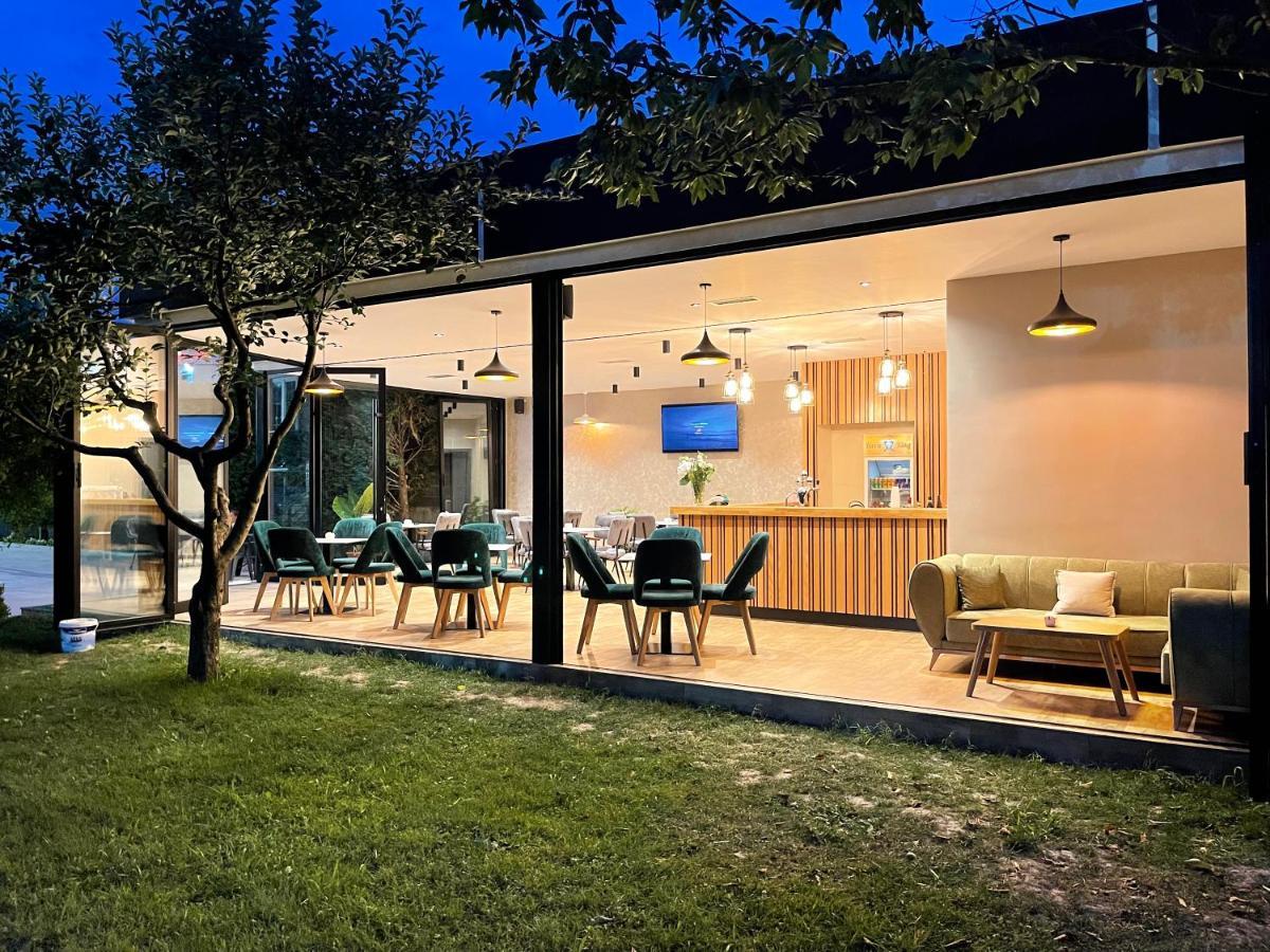Airport Garden Hotel Rinas