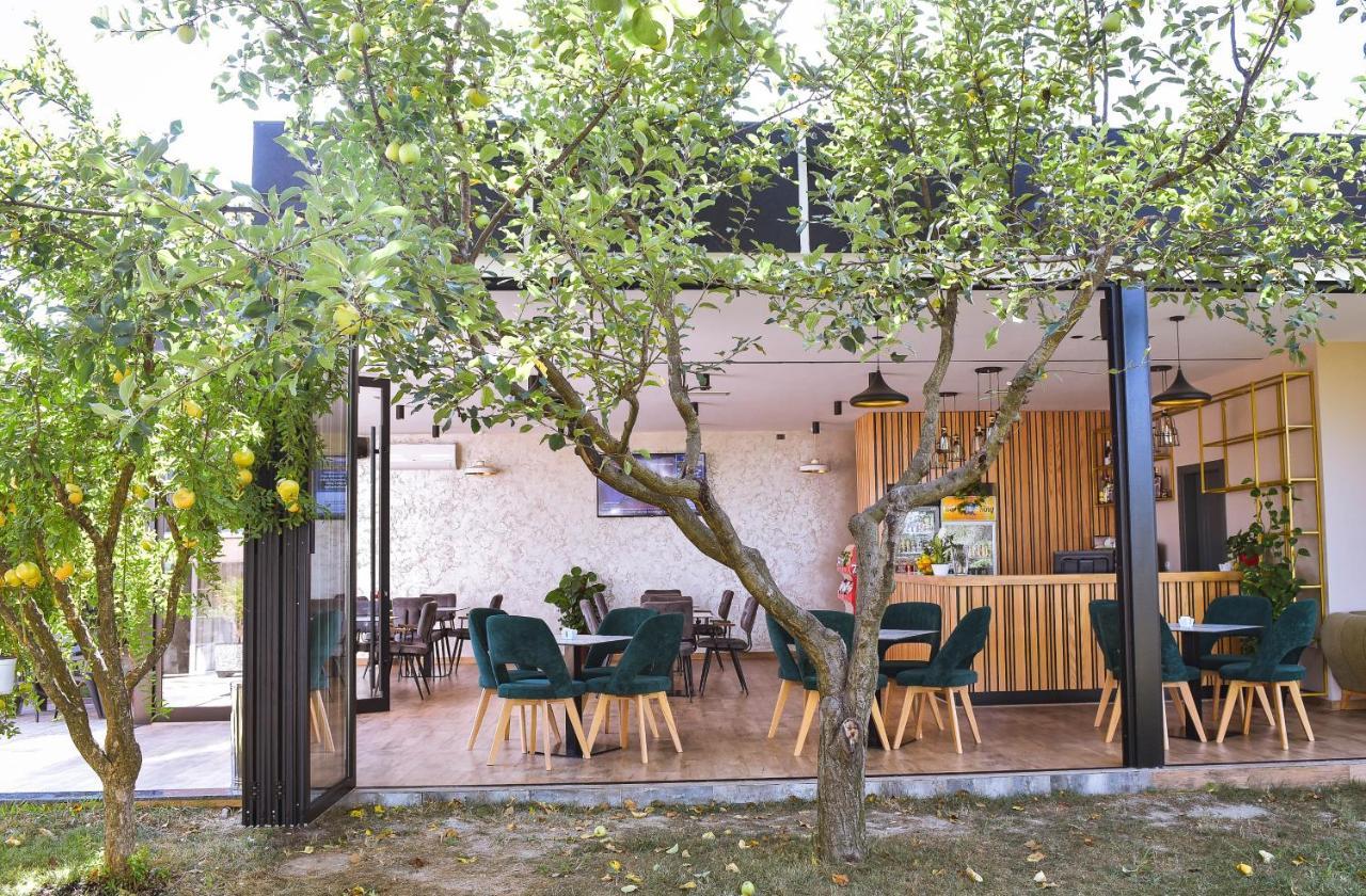 Airport Garden Hotell Rinas